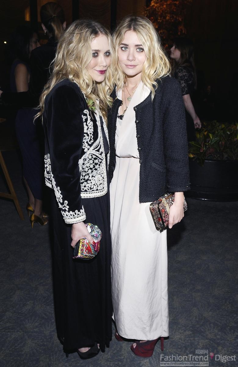 20. 奧爾森姐妹 (Olsen Twins)共同出席CFDA New Members派對，瑪麗•凱特•奧爾森拿著的是Judith Lieber手包。<br>
<br>
