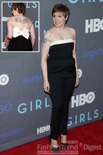 3. 莉娜•杜汉姆(Lena Dunham)选择了一件Valentino黑色抹胸连衣裤参加红毯活动，但是却很意外地暴露了腰部的缺陷。