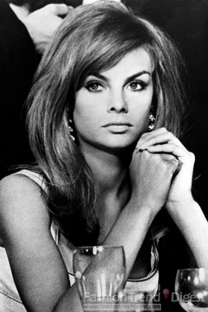 13. 简•诗琳普顿（JEAN SHRIMPTON） 浪漫的卷发充满女人味，过年的时候打扮成这样出现在亲朋好友面前一定很受欢迎！