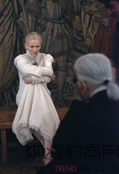 rдKarl LagerfeldĿ˹Ů
