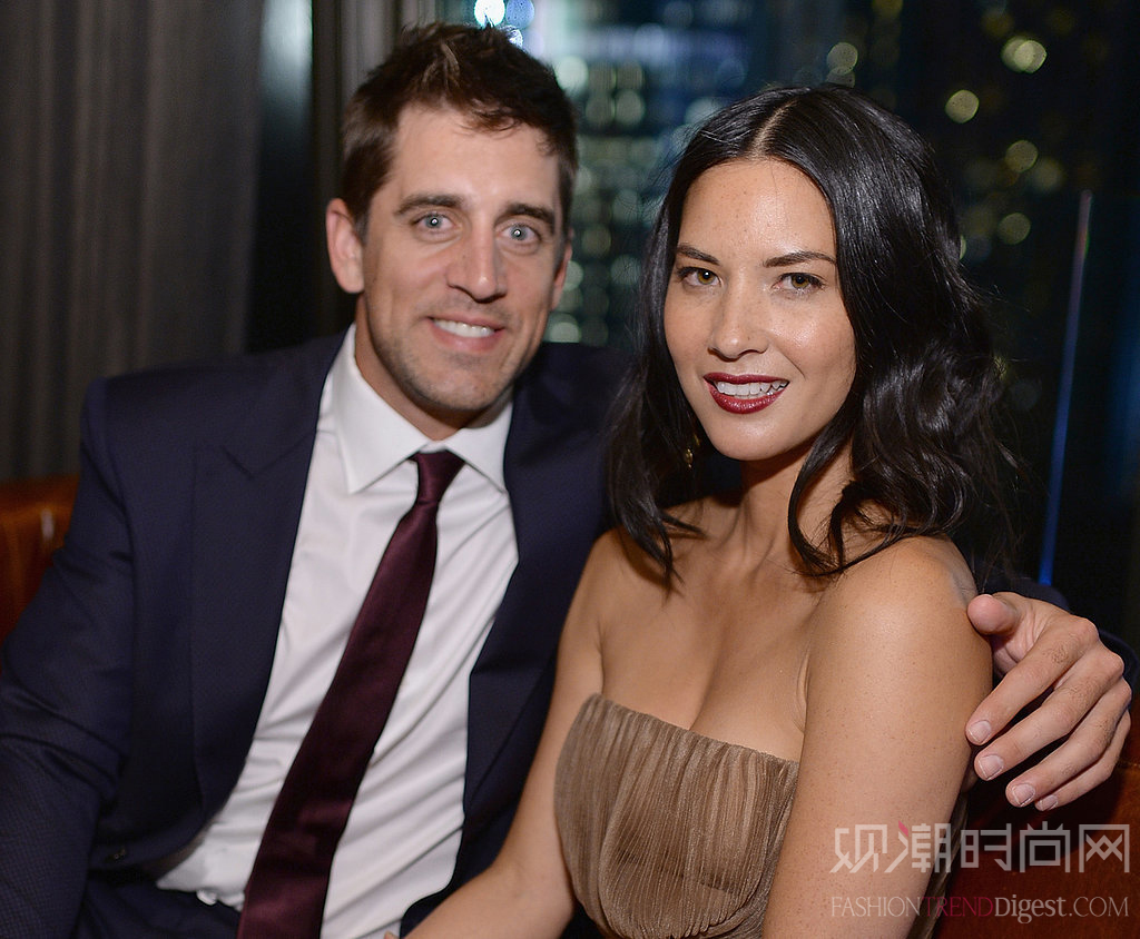 奥利维亚·穆恩Olivia Munn和新男友阿隆·罗杰斯Aaron Rodgers也进入了甜蜜期，虽然阿隆·罗杰斯不是演艺圈的，但这并不能阻止两人的相爱。