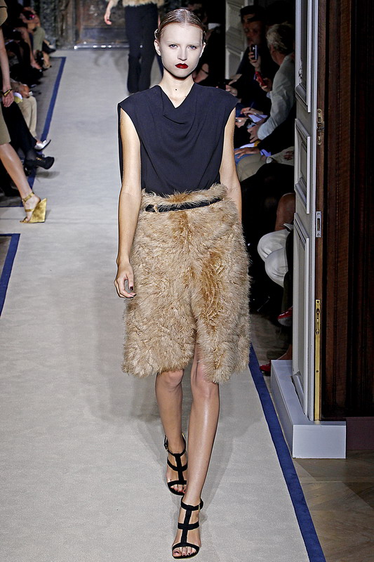 Yves Saint Laurent 11ĸDƬ