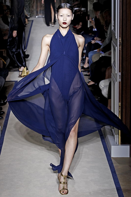 Yves Saint Laurent 11ĸDƬ