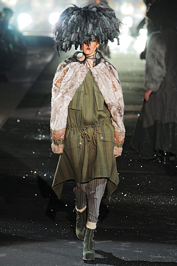 John Galliano 10ﶬͼƬ