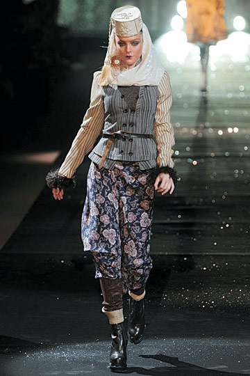 John Galliano 10ﶬͼƬ