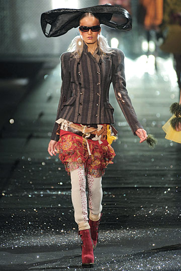 John Galliano 10ﶬͼƬ