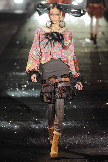 John Galliano 10ﶬͼƬ