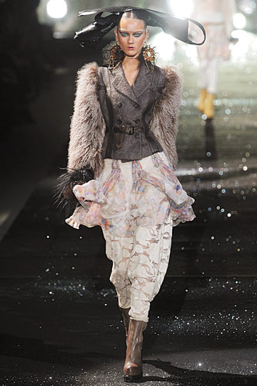 John Galliano 10ﶬͼƬ