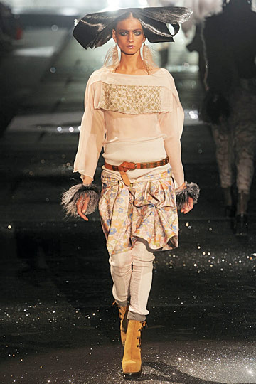 John Galliano 10ﶬͼƬ