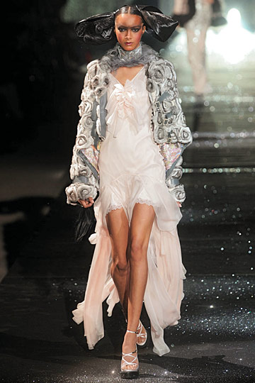 John Galliano 10ﶬͼƬ