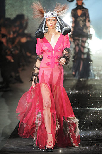 John Galliano 10ﶬͼƬ