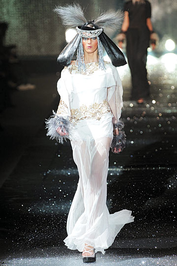 John Galliano 10ﶬͼƬ