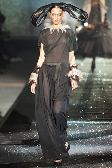 John Galliano 10ﶬͼƬ