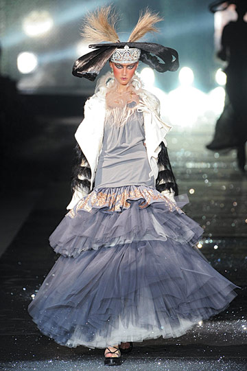 John Galliano 10ﶬͼƬ