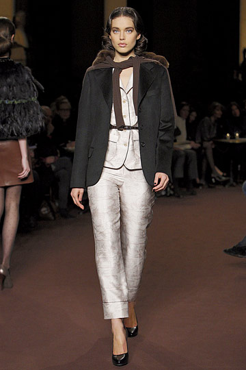 Loewe 10ﶬDƬ