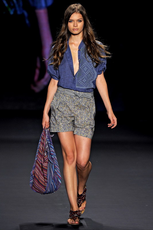 Vivienne Tam 11ĸDƬ