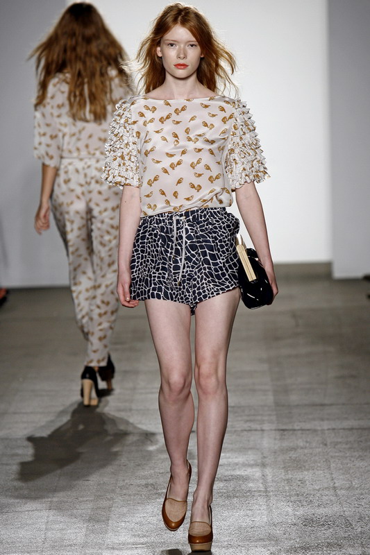 Karen Walker 11ĸͼƬ