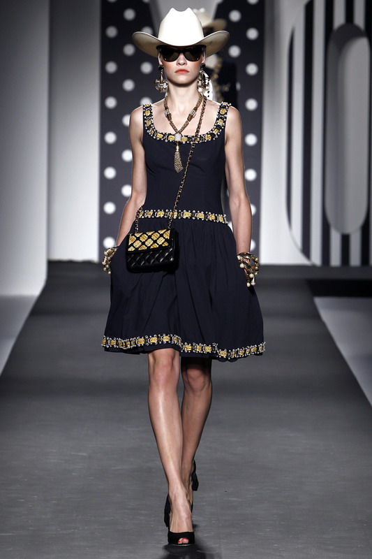 Moschino 11ĸͼƬ