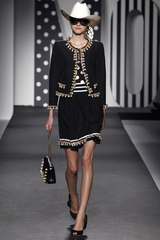 Moschino 11ĸDƬ