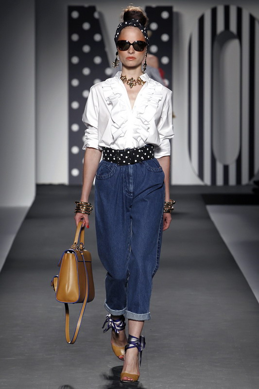 Moschino 11ĸDƬ