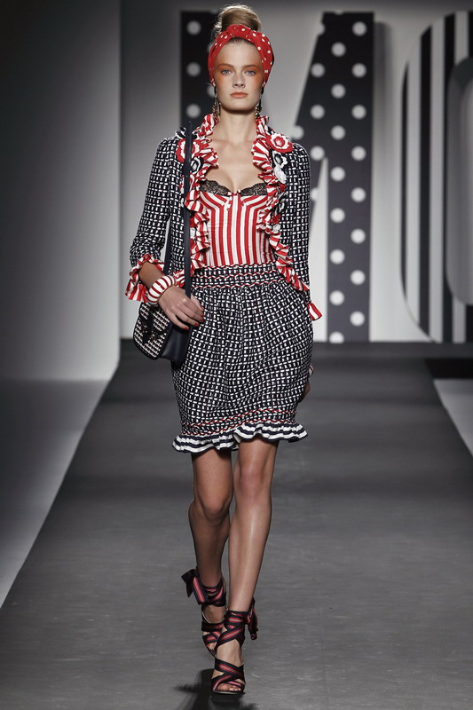 Moschino 11ĸDƬ