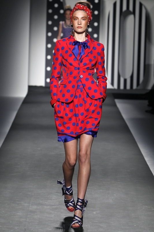 Moschino 11ĸDƬ