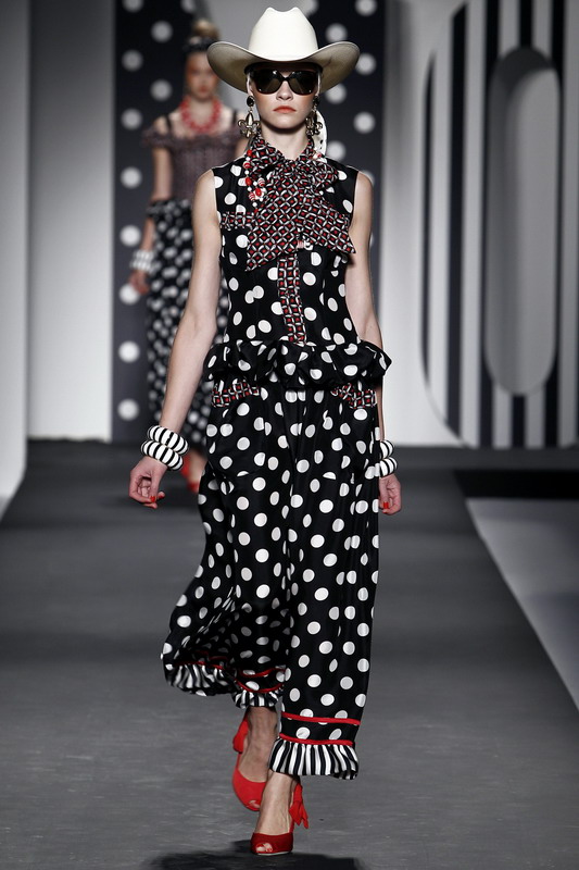 Moschino 11ĸDƬ